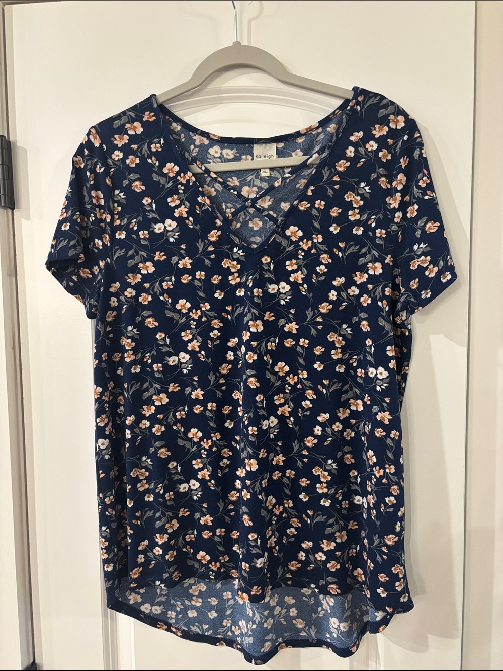 Kaileigh Navy Floral Short Sleeve V-Neck Tee